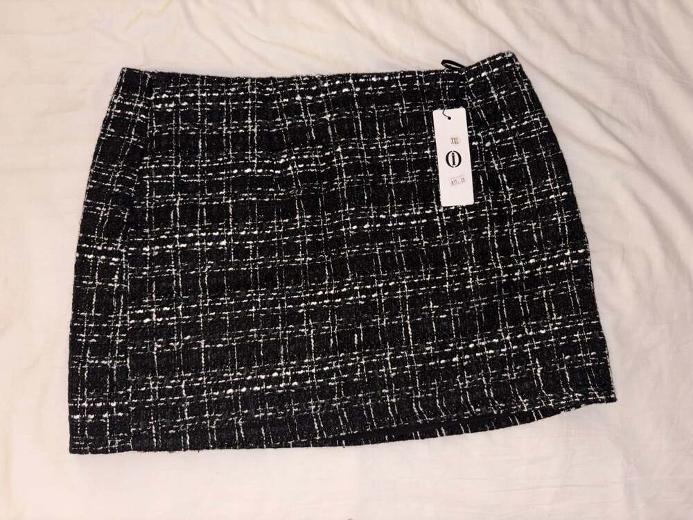 NWT Black & White Bouclé Sequin Wool Blend Mini Skirt XXL